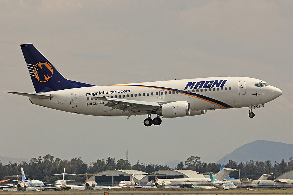 XA-UQA (23952) 1988 Boeing 737-322