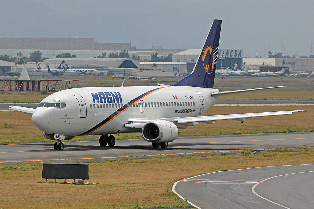 XA-UNM · Boeing 737-322 · (MEX / MMMX)