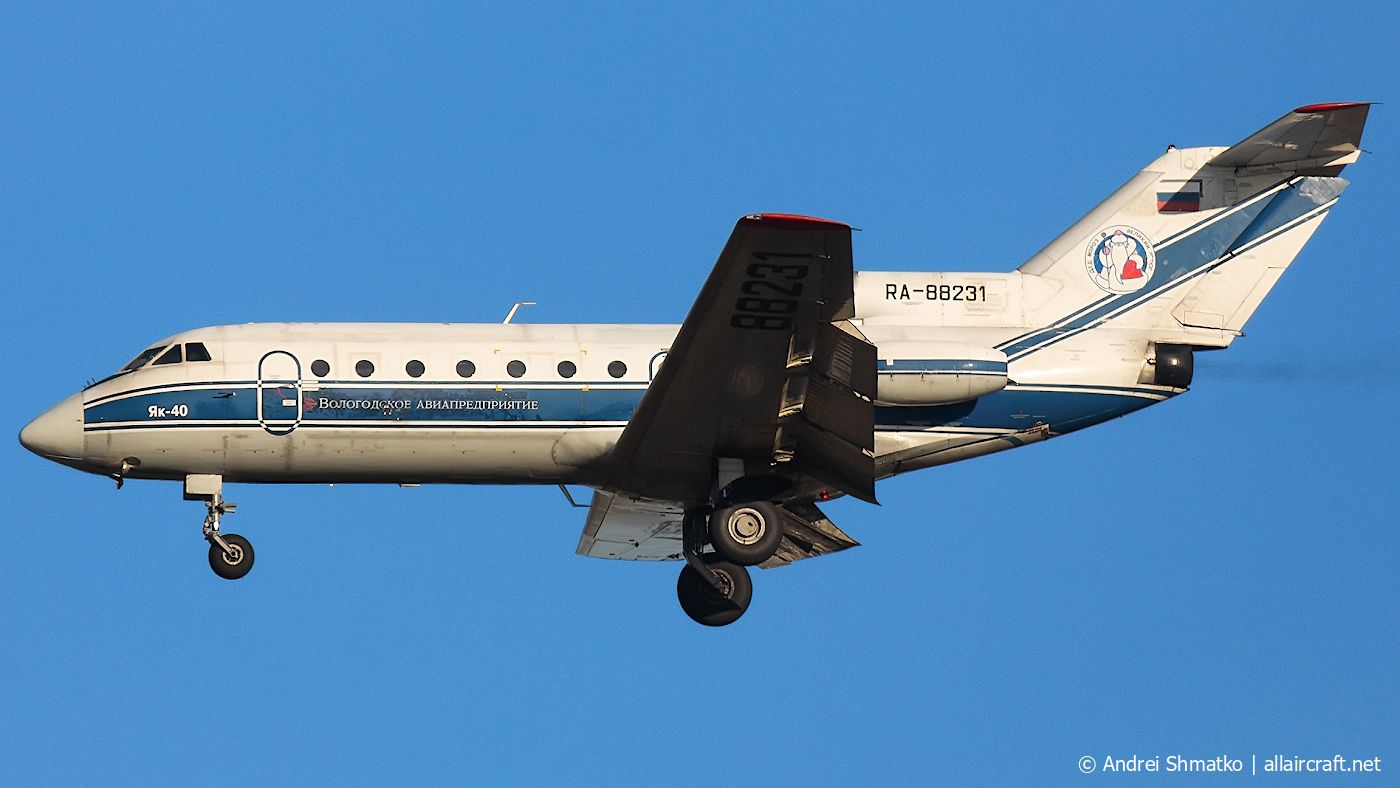 RA-88231 (9642050) 1976 Yakovlev Yak-40