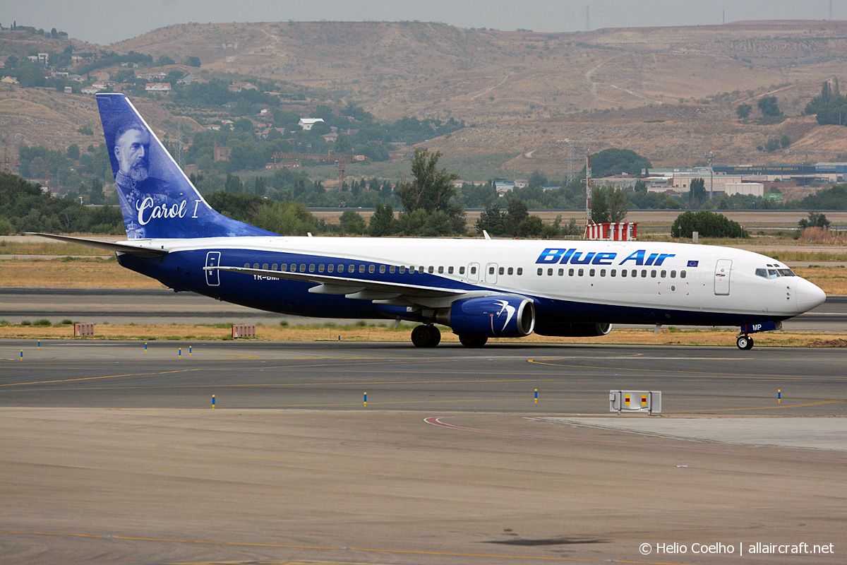 YR-BMP (cn 28323) Boeing 737-883