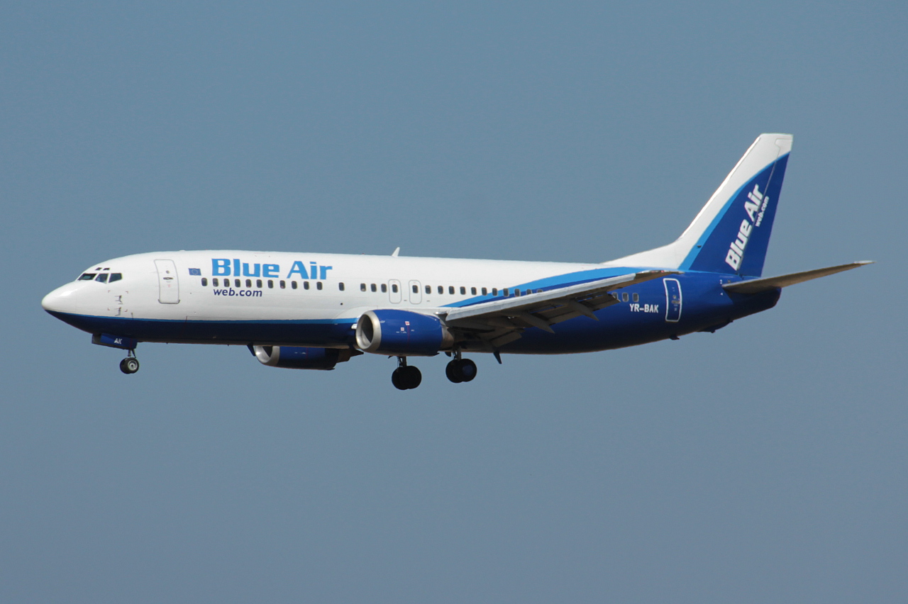 YR-BAK · Boeing 737-430 · (FCO / LIRF)