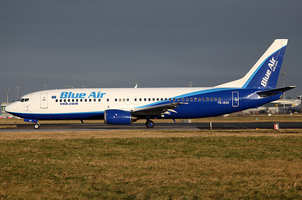 YR-BAK (cn 27005) Boeing 737-430