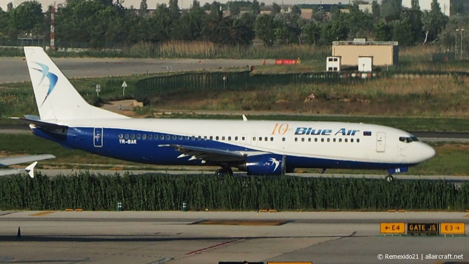 YR-BAR · Boeing 737-4Q8 · (BCN / LEBL)