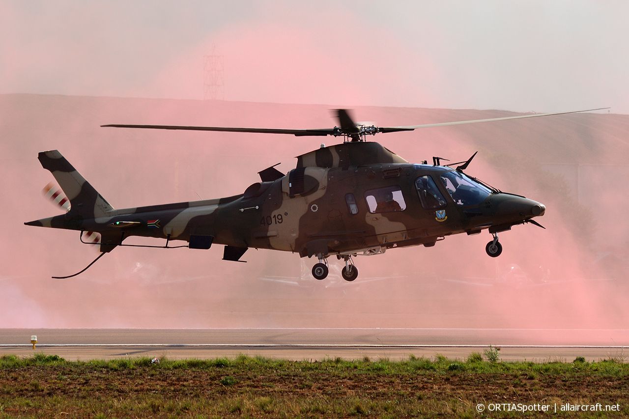 4019 (13669) Agusta A-109E LUH