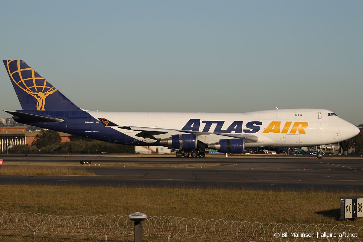 N409MC (30558) 2000 Boeing 747-47UF