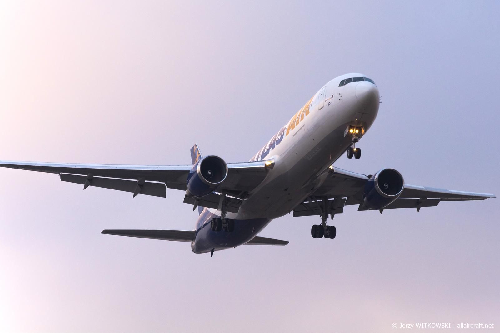 N649GT (25864) 1992 Boeing 767-375ER(WL)