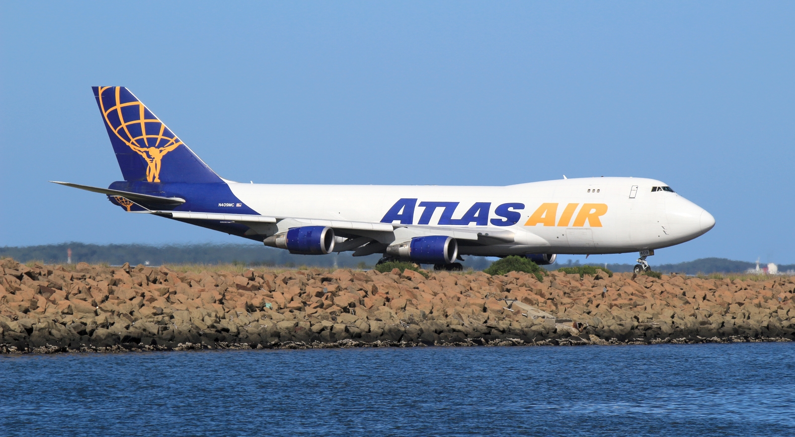 N409MC · Boeing 747-47UF · (SYD / YSSY)