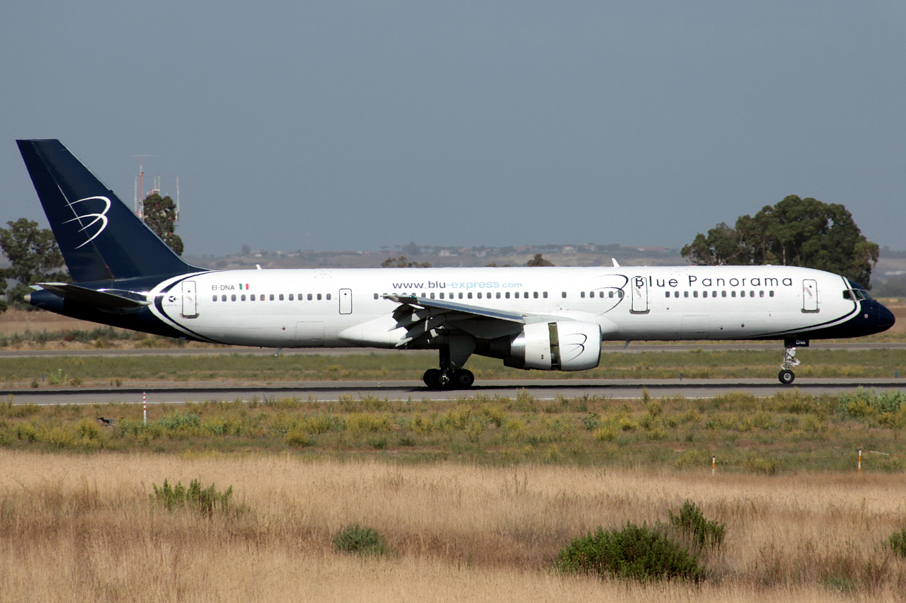 EI-DNA · Boeing 757-231 · (FCO / LIRF)
