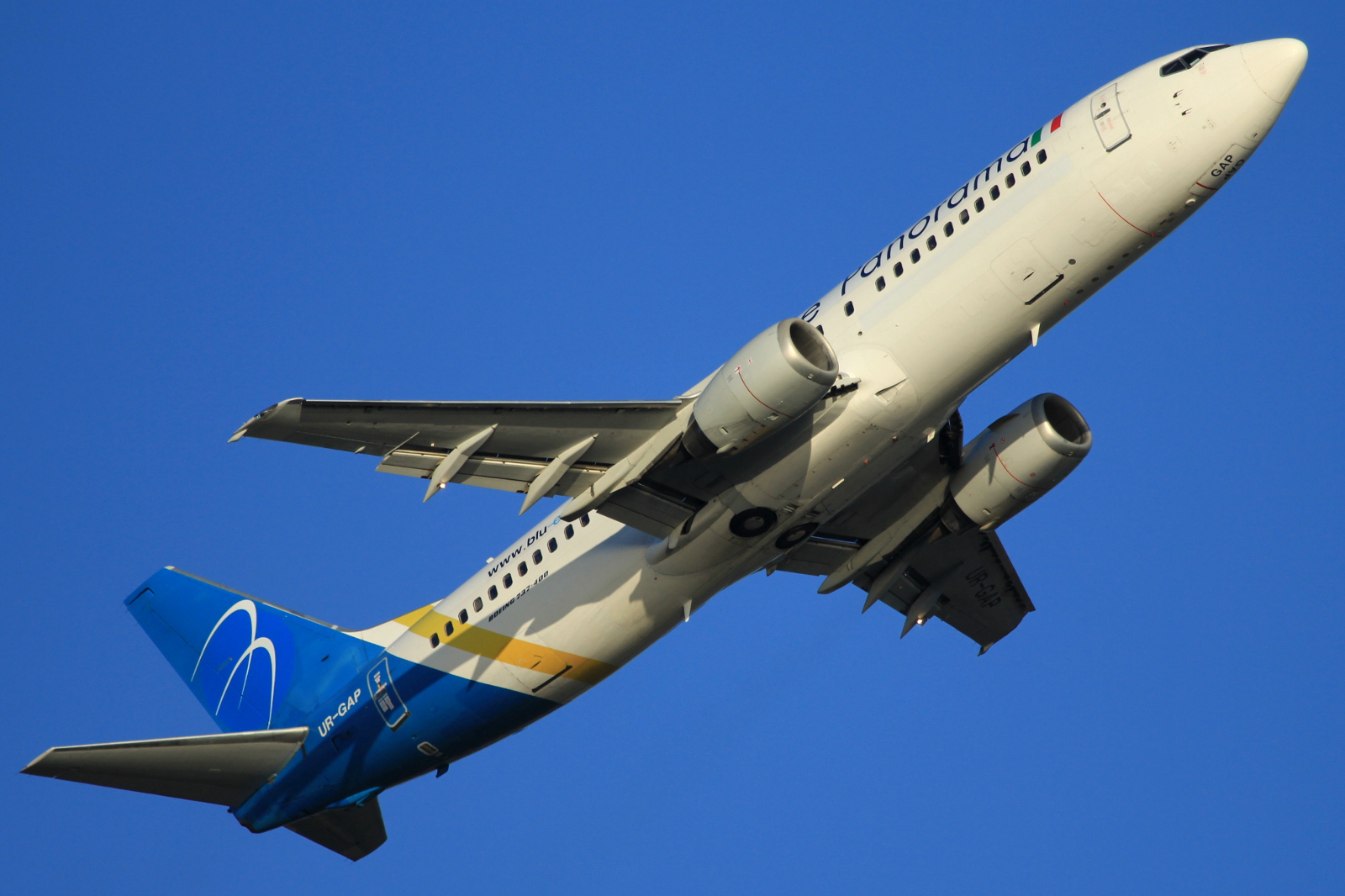 UR-GAP · Boeing 737-4Z9 · (FCO / LIRF)