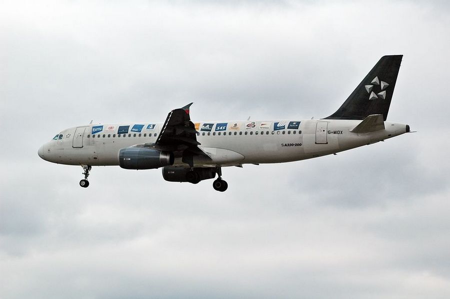 G-MIDX (1177) 2000 Airbus A320-232