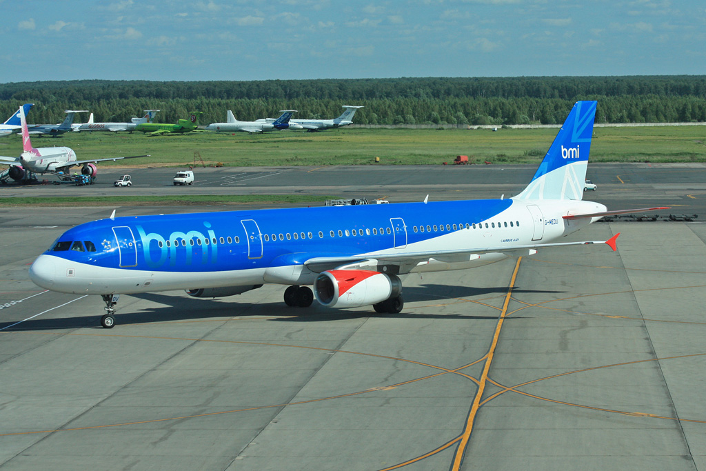 G-MEDU · Airbus A321-231 · (DME / UUDD)