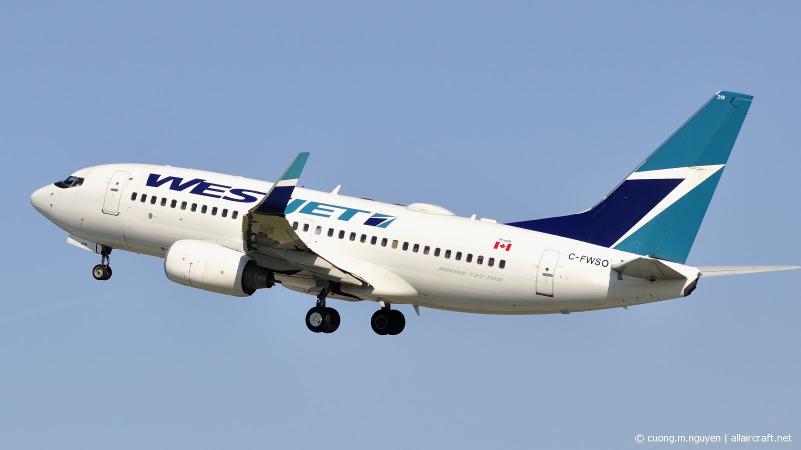C-FWSO (32759) 2004 Boeing 737-7CT