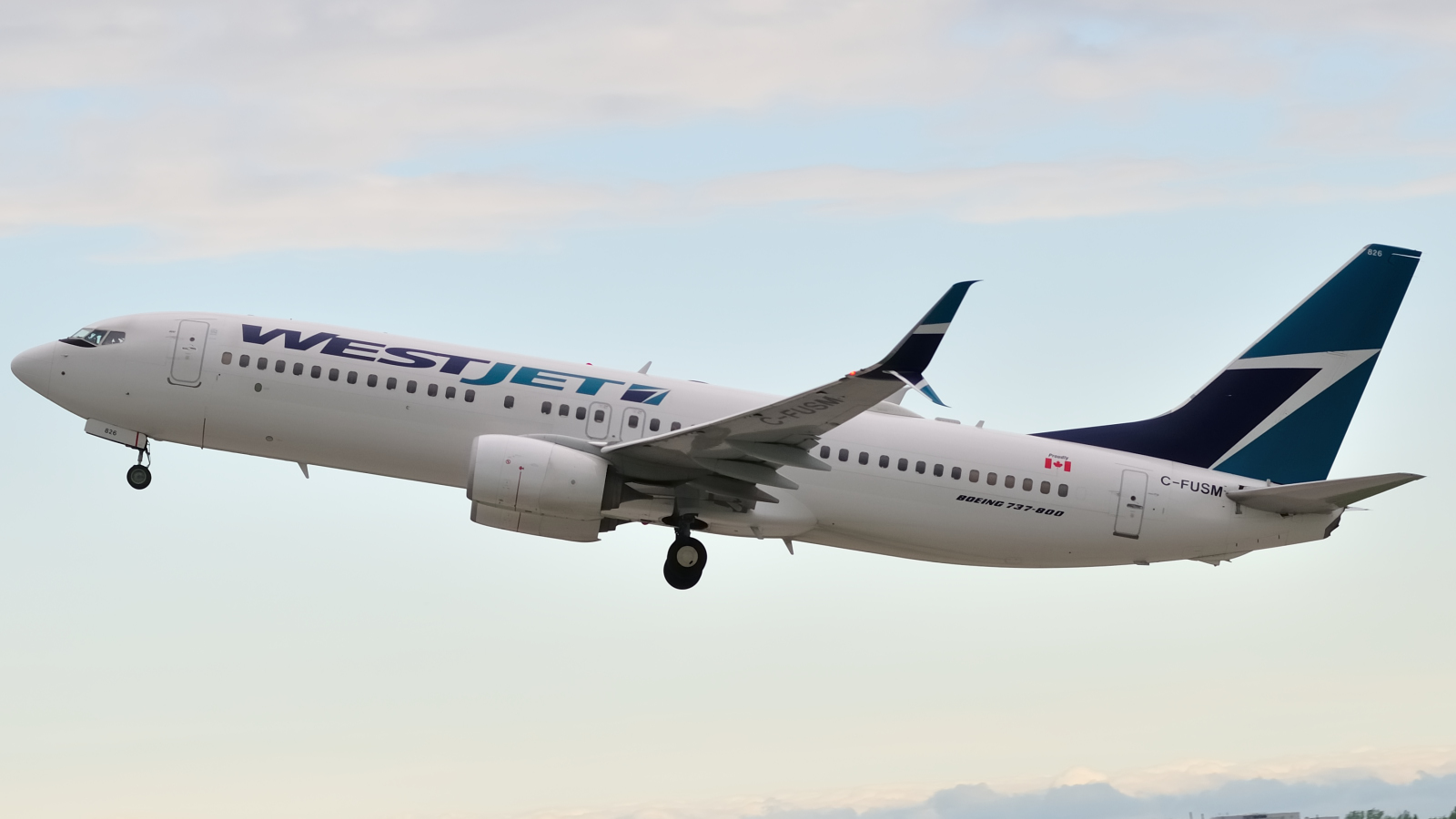C-FUSM · Boeing 737-8CT · (YUL / CYUL)