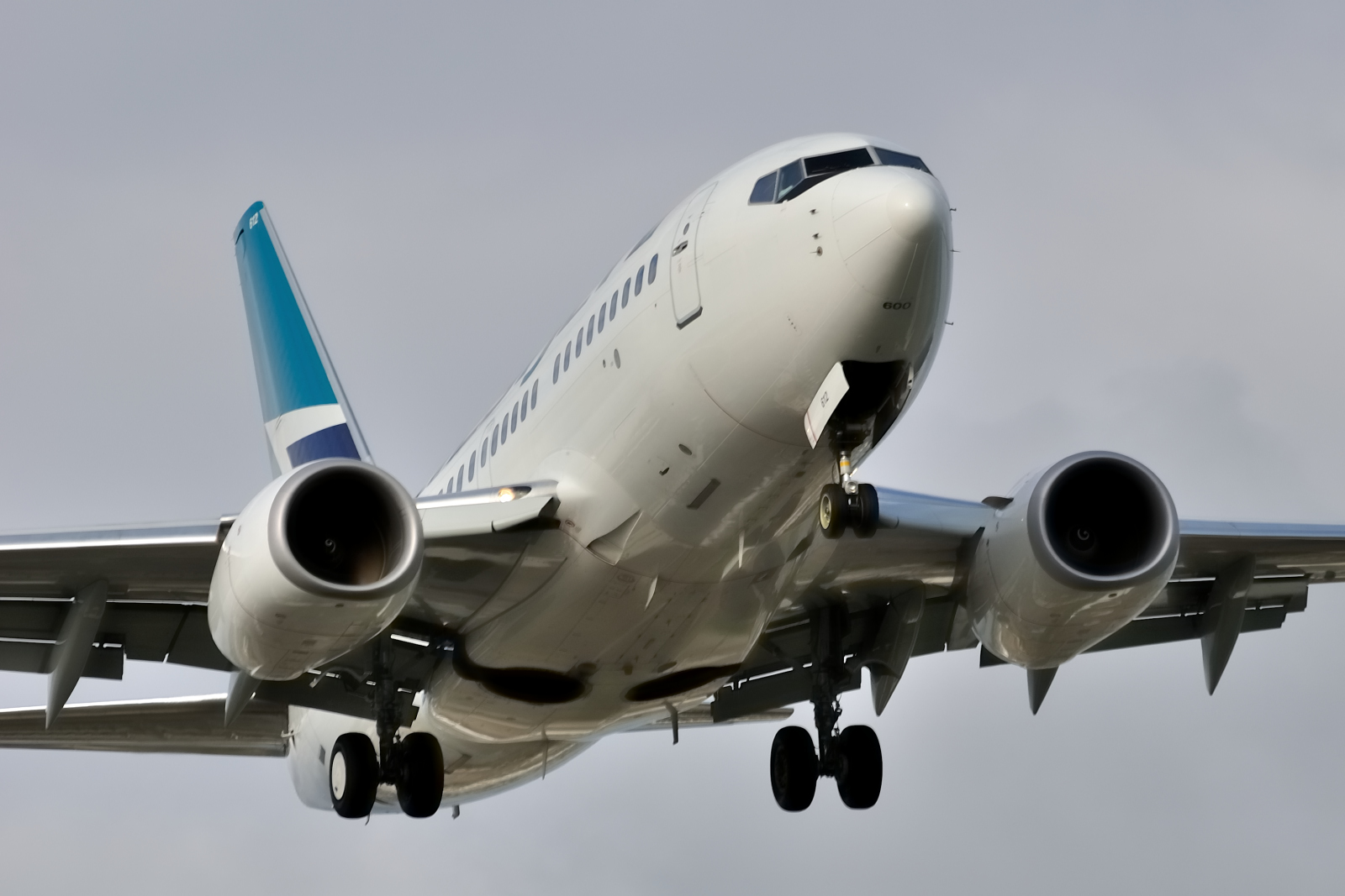 C-GWCY · Boeing 737-6CT · (YUL / CYUL)