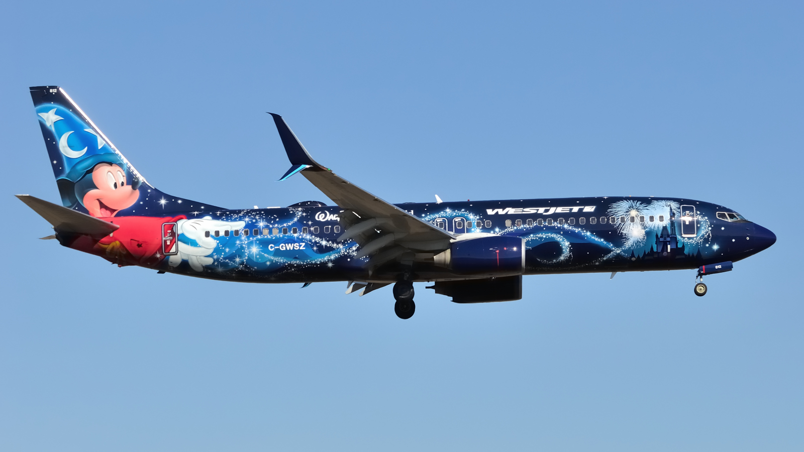 C-GWSZ · Boeing 737-8CT · (YUL / CYUL)
