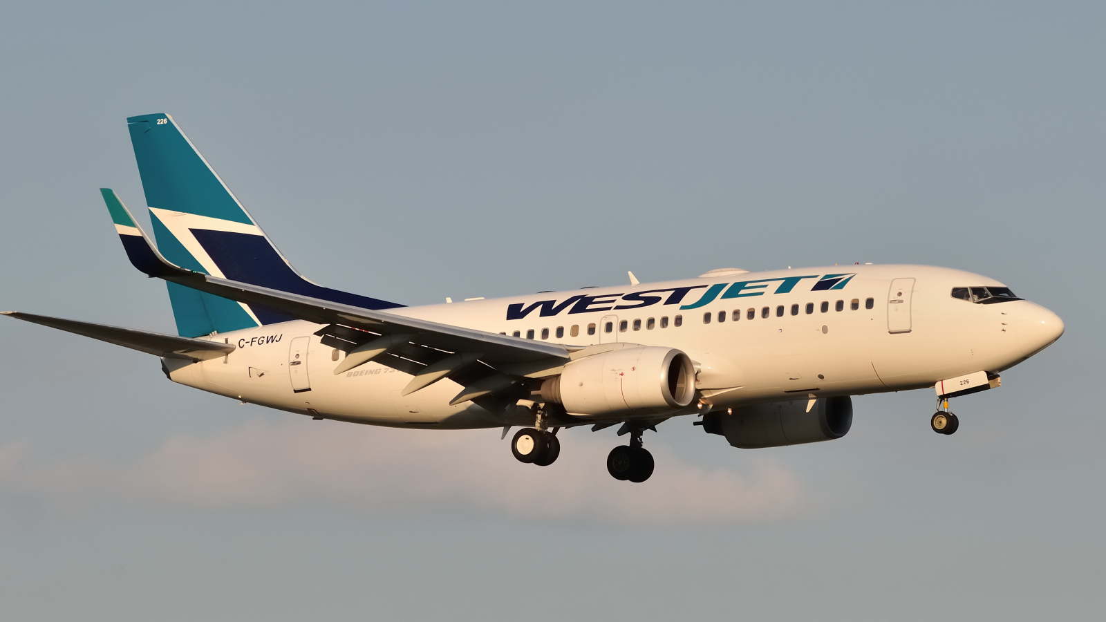 C-FGWJ · Boeing 737-7CT · (YUL / CYUL)