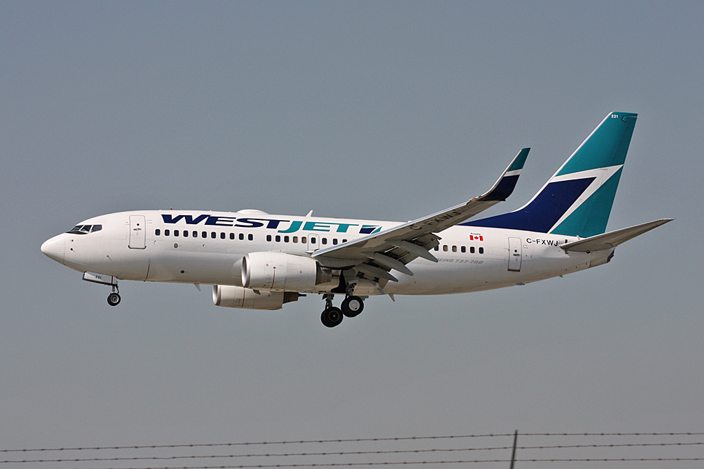 C-FXWJ · Boeing 737-7CT(WL) · (YYZ / CYYZ)