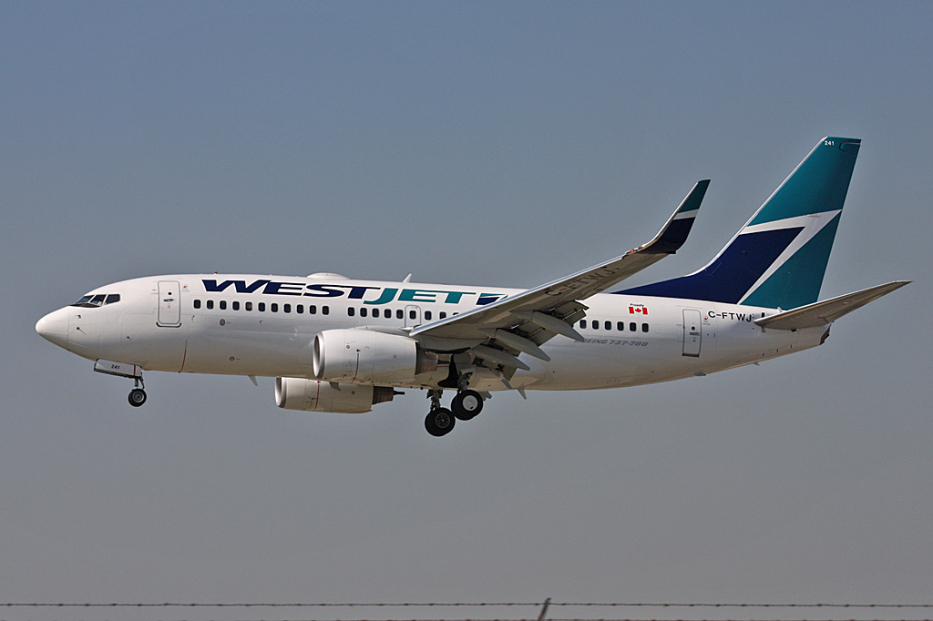 C-FTWJ (30713) 2007 Boeing 737-7CT(WL)