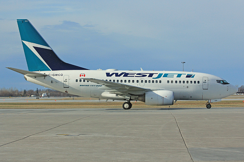 C-GWCQ · Boeing 737-6CT · (YUL / CYUL)