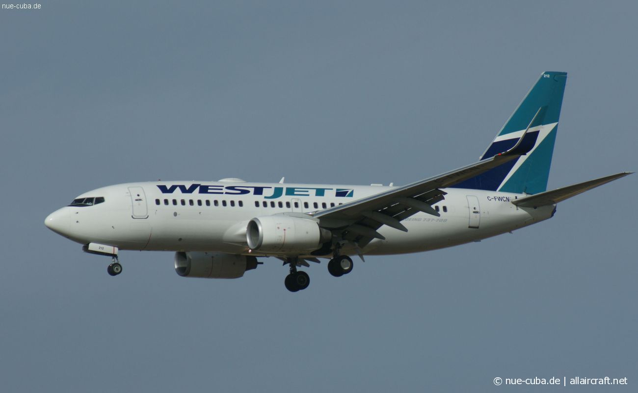 C-FWCN (33698) 2003 Boeing 737-7CT(WL)