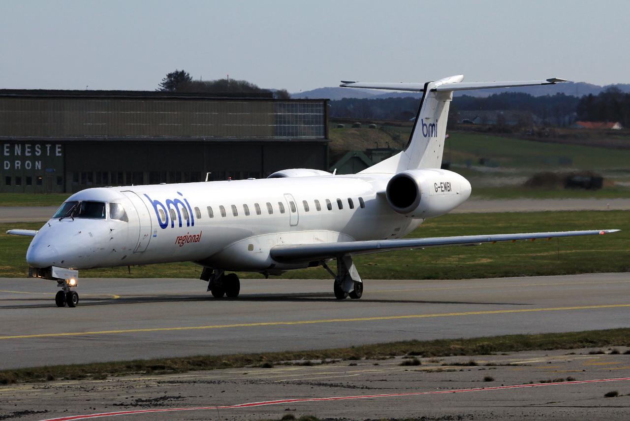 G-EMBI (cn 145126) Embraer ERJ-145EU