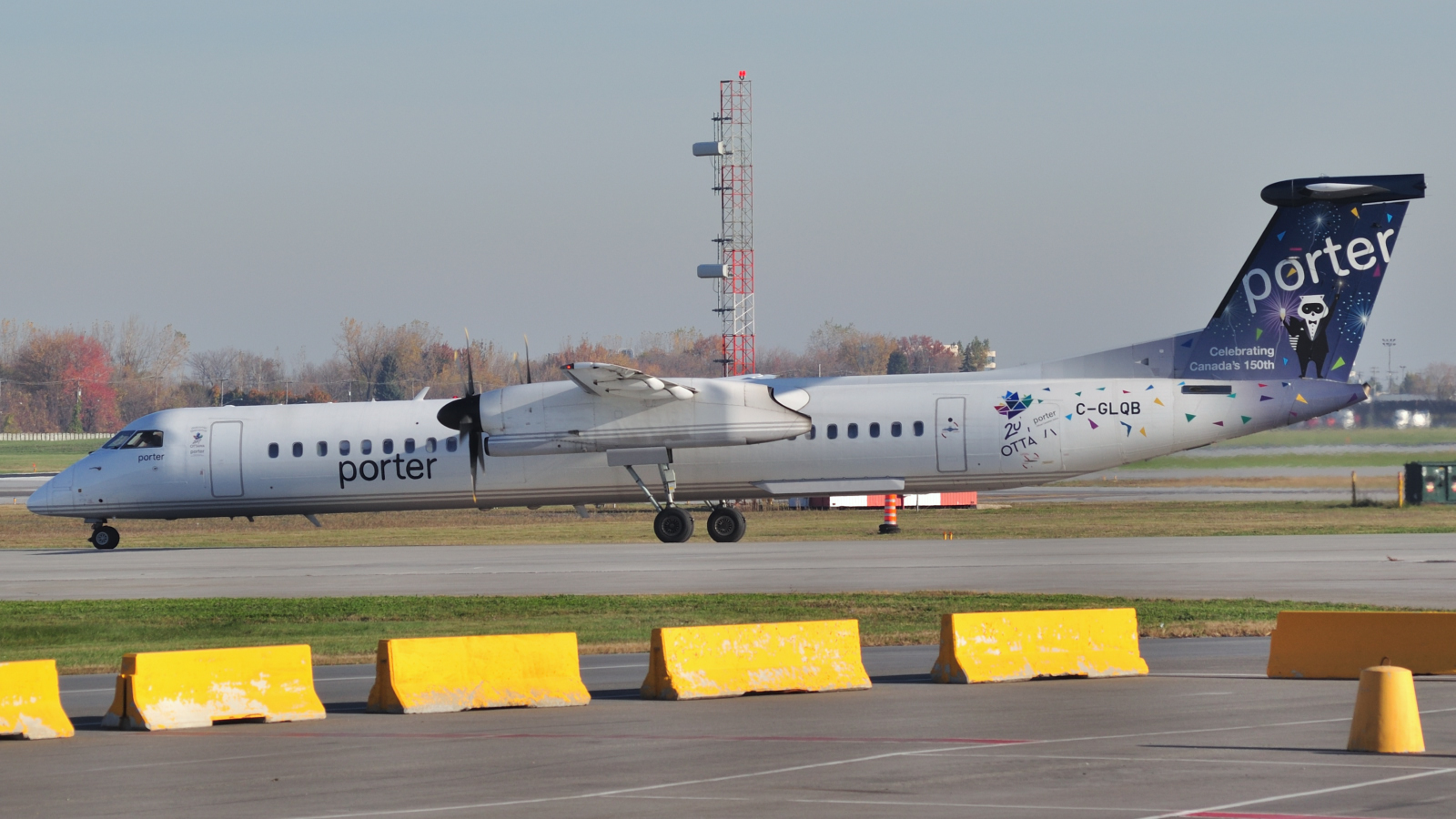 C-GLQB (4130) 2006 Bombardier Dash 8-Q402