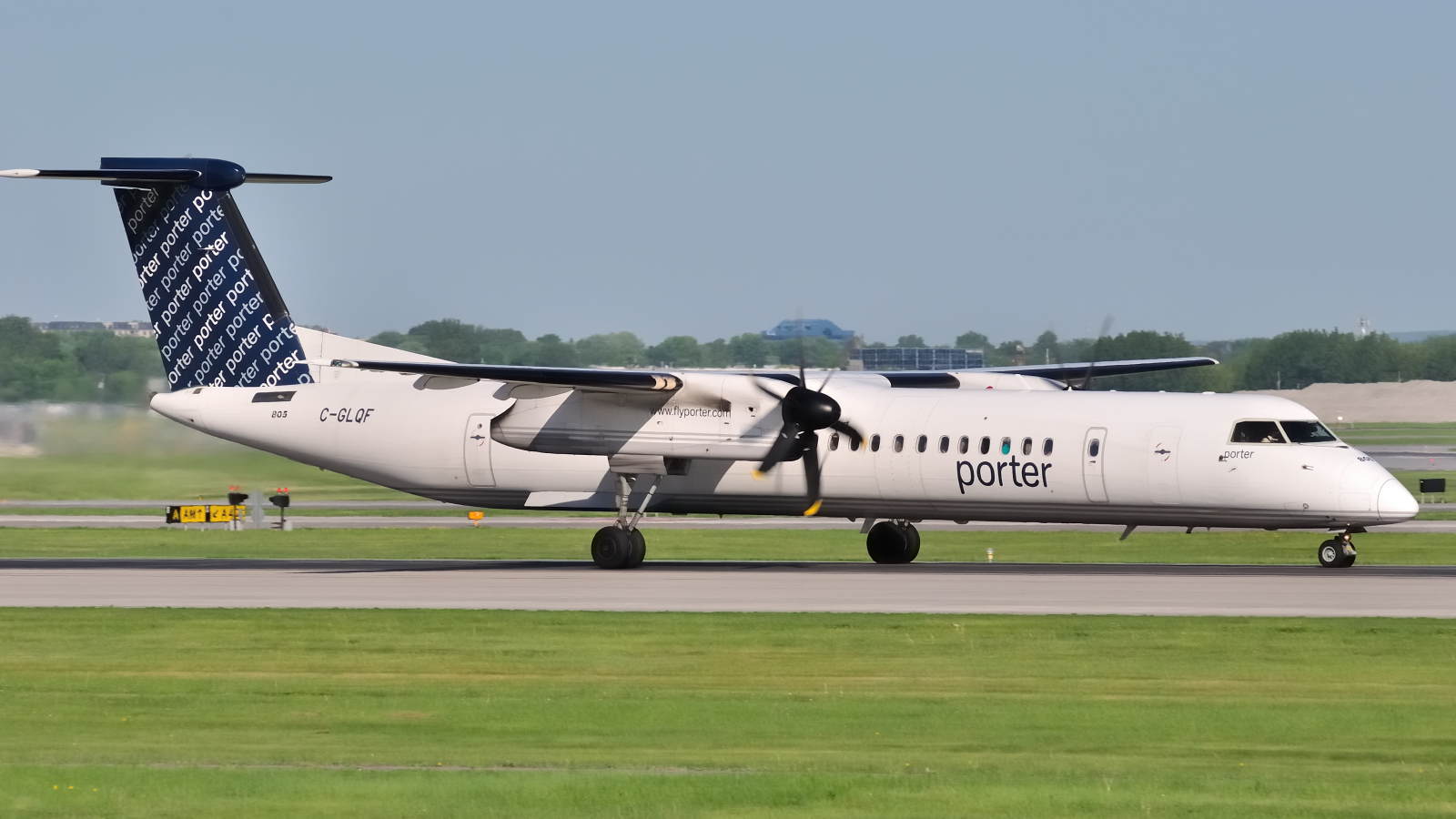 C-GLQF (4193) 2007 Bombardier Dash 8-Q402