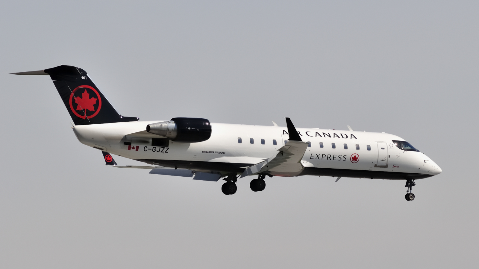 C-GJZZ (7978) 2004 Bombardier CRJ-200