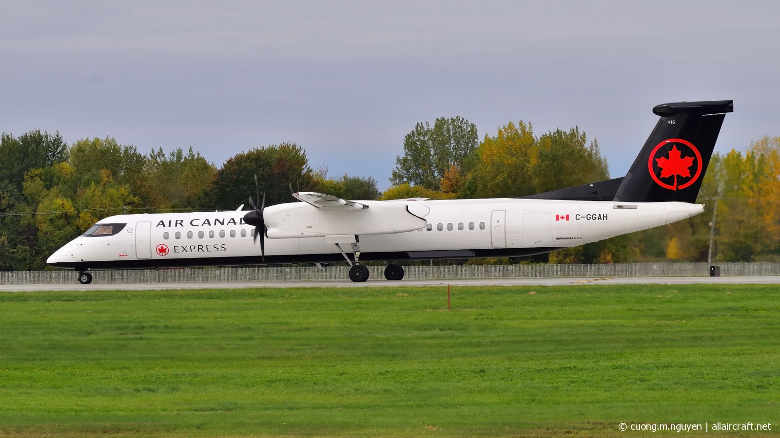 C-GGAH (4432) 2012 Bombardier Dash 8-Q402