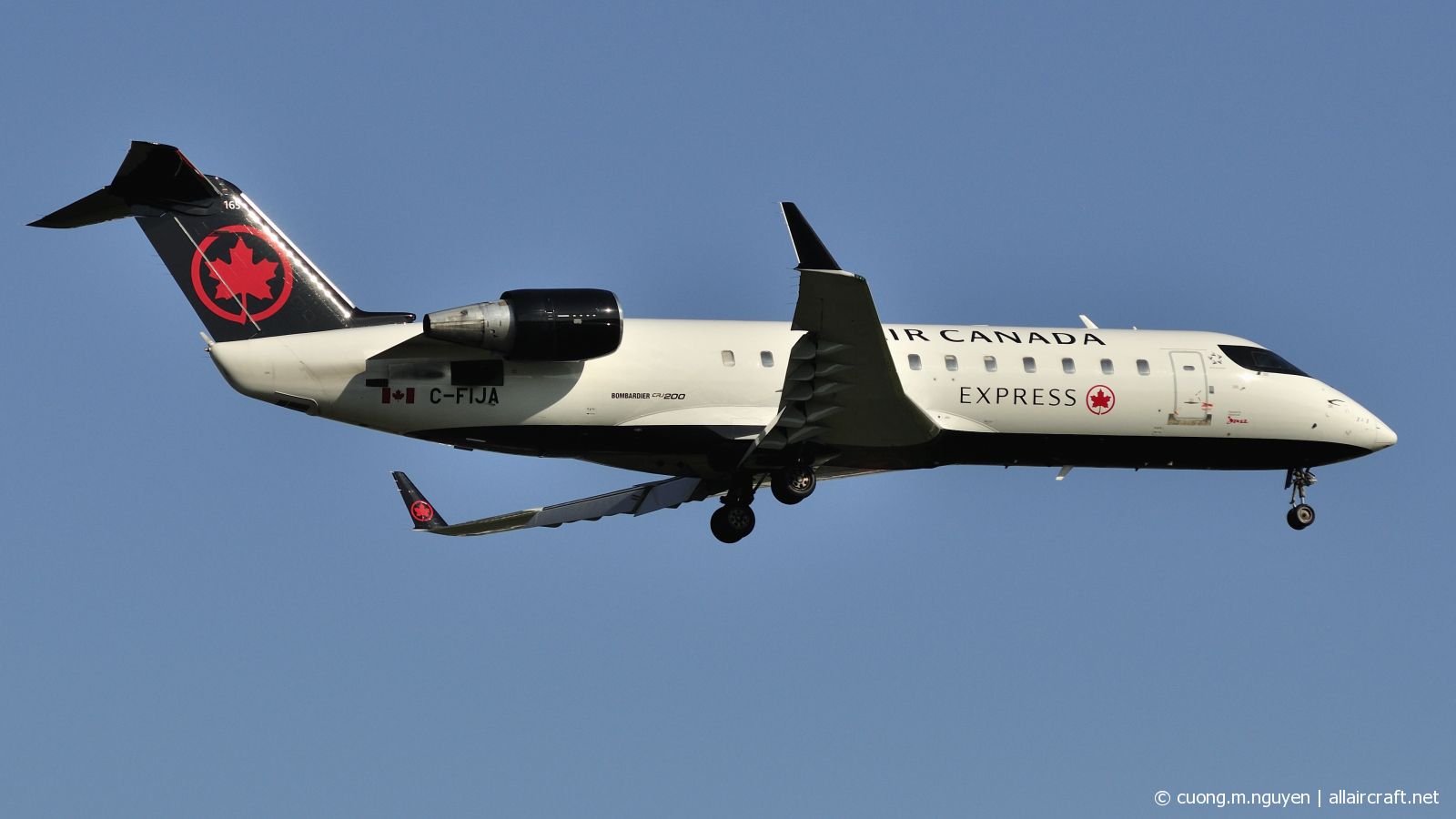 C-FIJA · Bombardier CRJ-200ER · (YUL / CYUL)