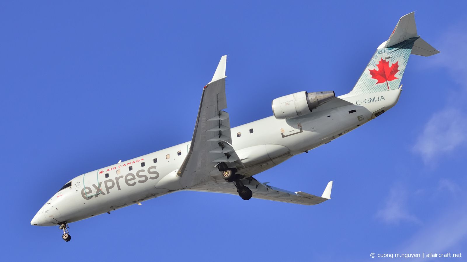 C-GMJA (8003) 2004 Bombardier CRJ-200