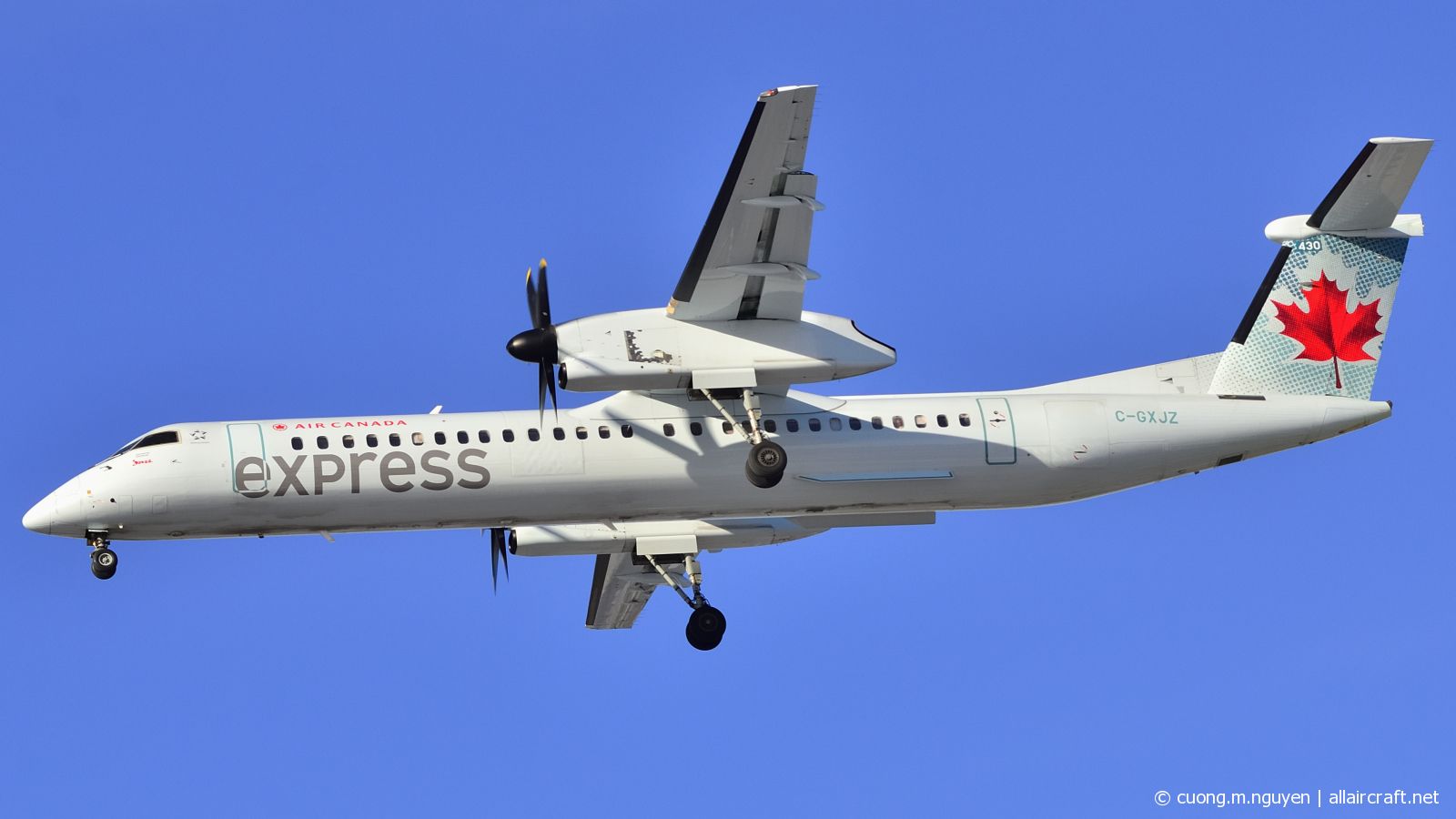 C-GXJZ (4523) 2016 Bombardier Dash 8-Q402