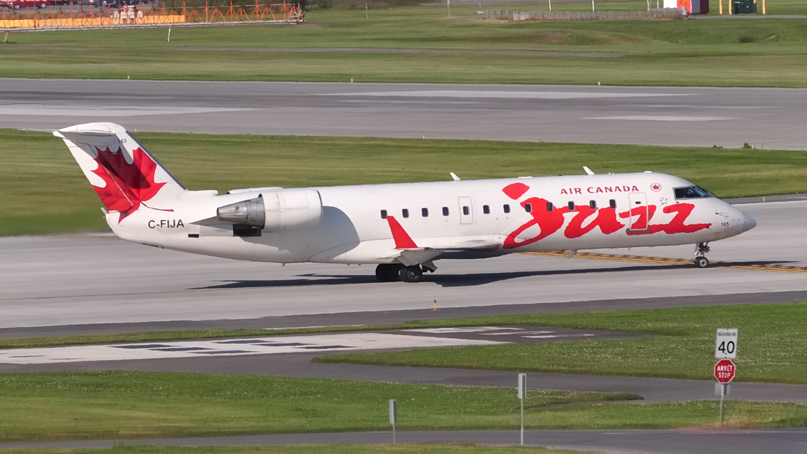 C-FIJA · Bombardier CRJ-200ER · (YUL / CYUL)