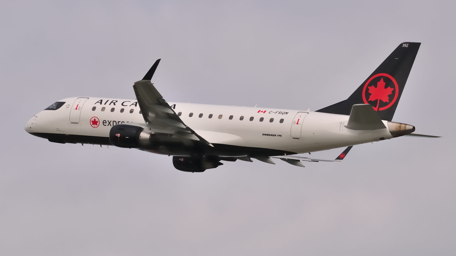 C-FRQM (17000137) Embraer 170-200LR