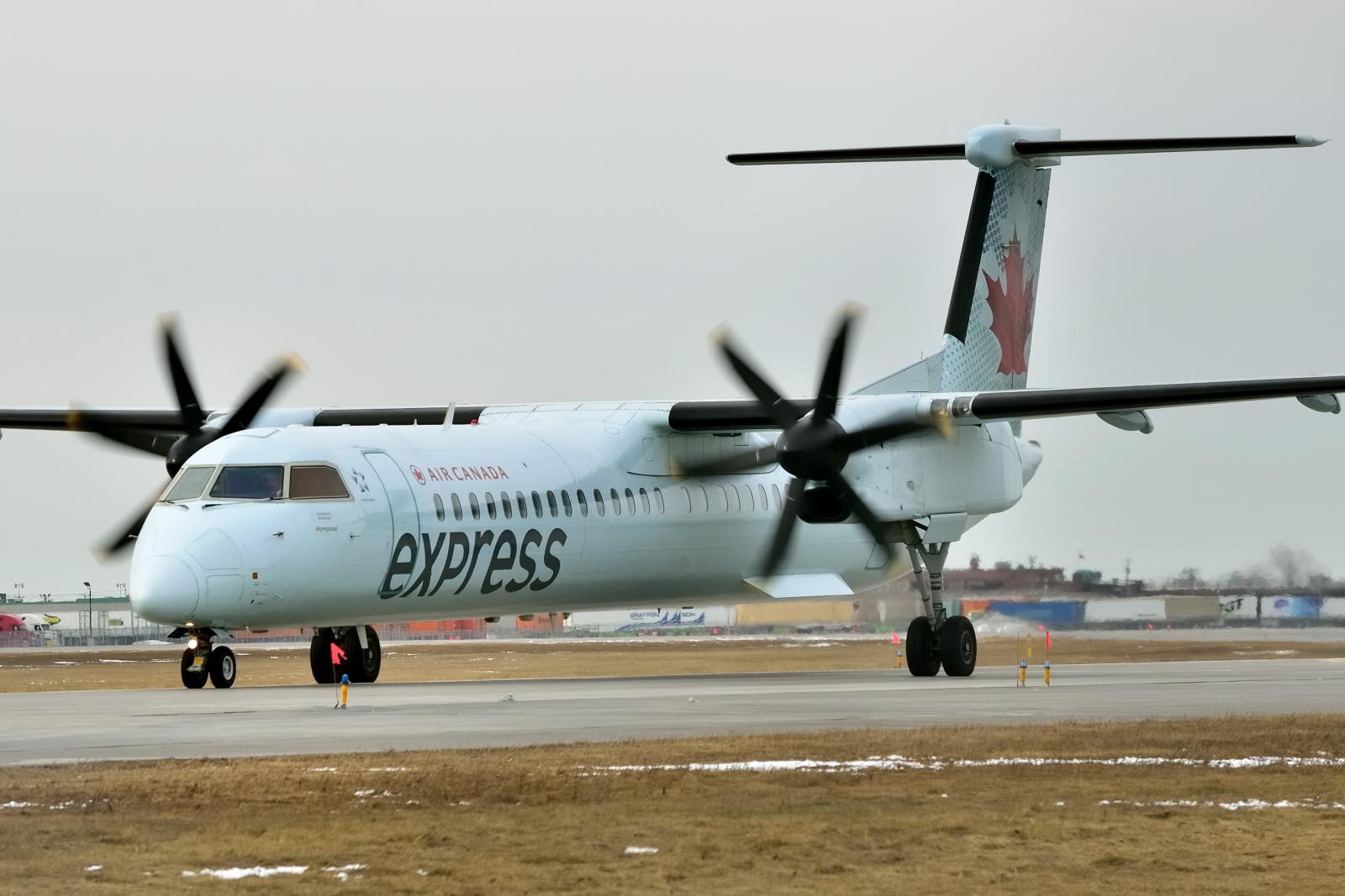 C-FSRY (4174) 2007 Bombardier Dash 8-Q402