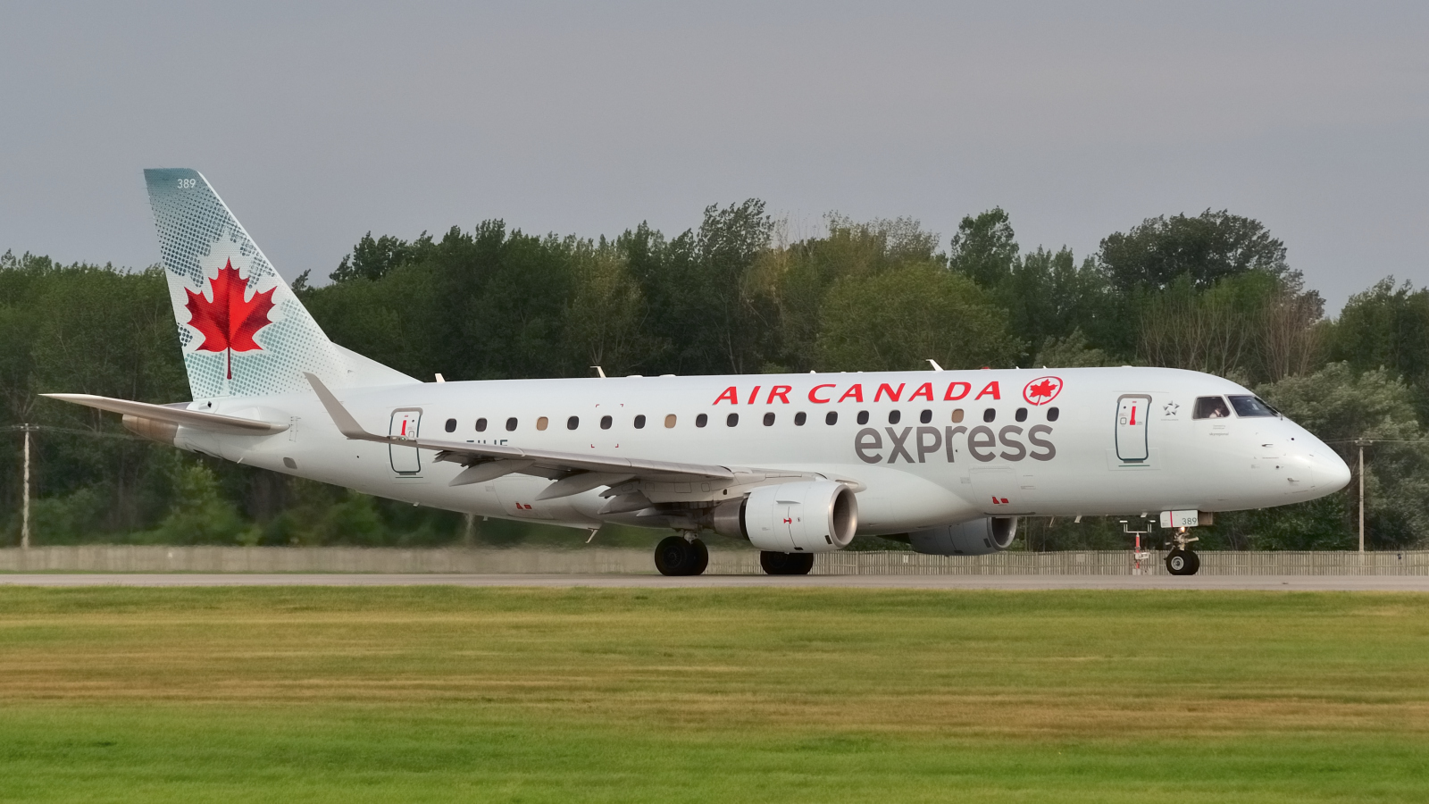 C-FUJE (17000291) Embraer 170-200LR