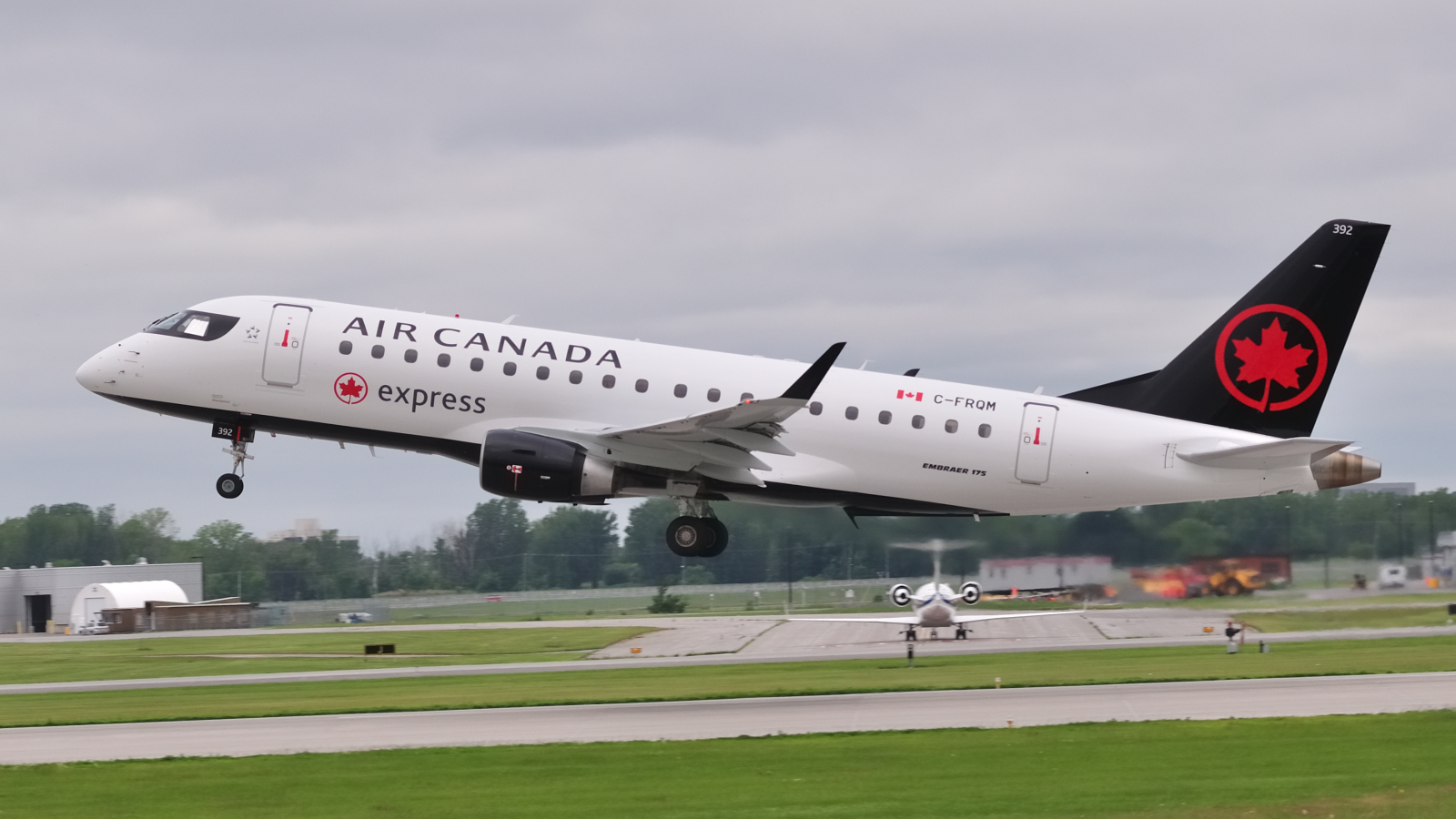 C-FRQM · Embraer 170-200LR · (YUL / CYUL)