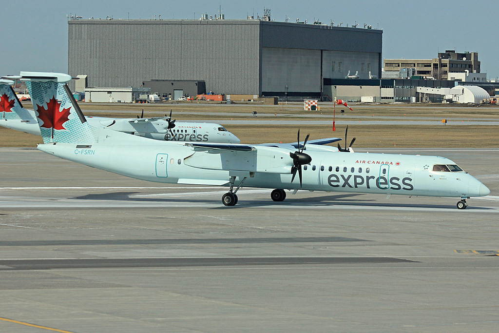 C-FSRN · Bombardier Dash 8-Q402 · (YUL / CYUL)