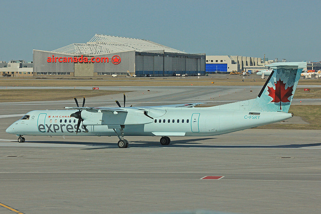 C-FSRY · Bombardier Dash 8-Q402 · (YUL / CYUL)