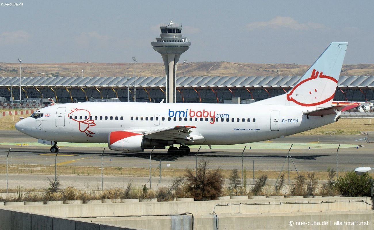G-TOYH (28570) 1998 Boeing 737-36N
