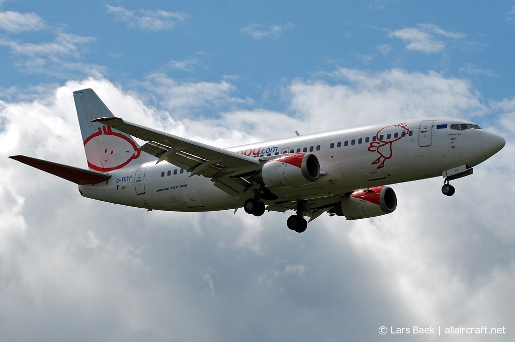 G-TOYF (28557) 1997 Boeing 737-36N