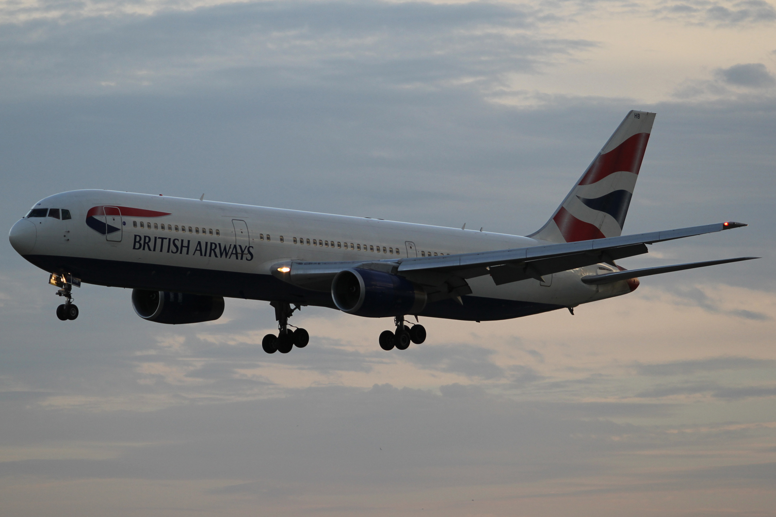 G-BZHB · Boeing 767-336/ER · (LHR / EGLL)