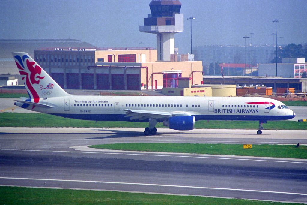 G-BMRC · Boeing 757-236 · (LIS / LPPT)