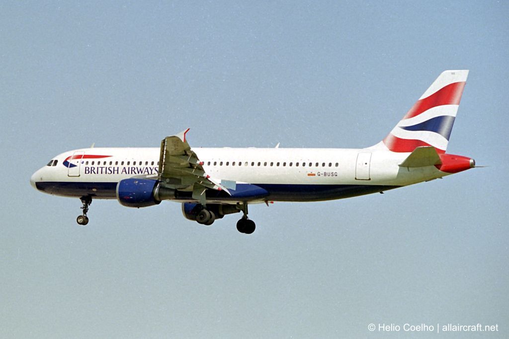 G-BUSG · Airbus A320-211 · (LIS / LPPT)