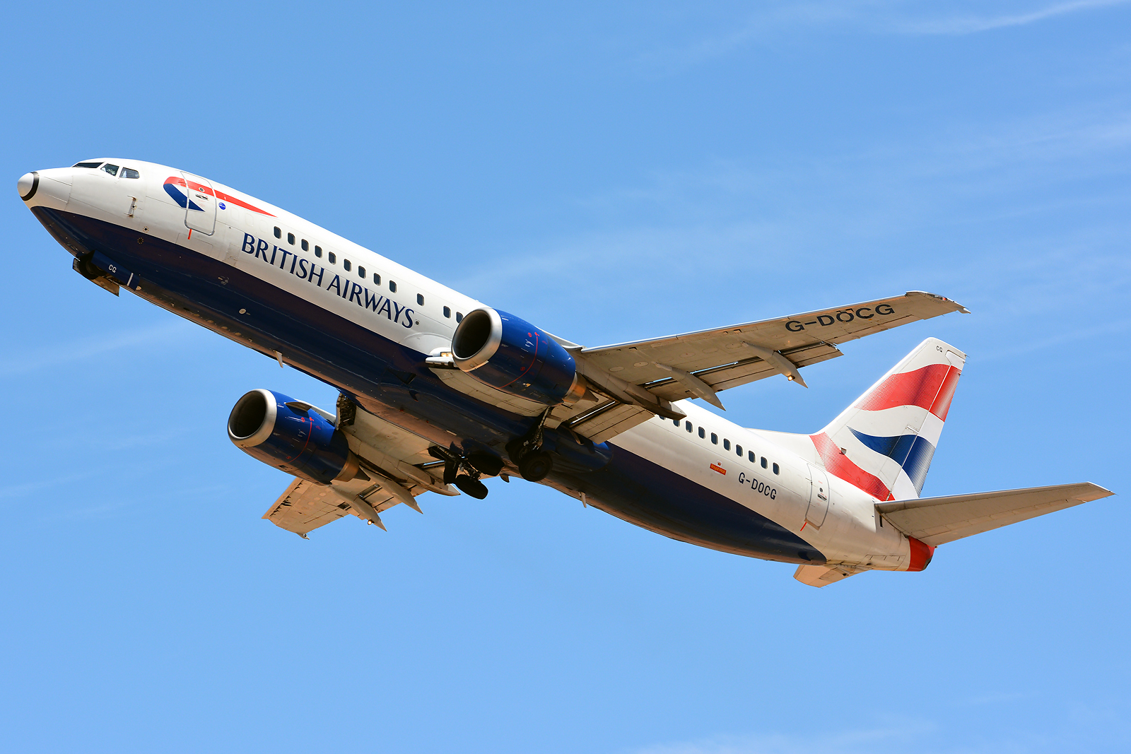G-DOCG · Boeing 737-436 · (FAO / LPFR)