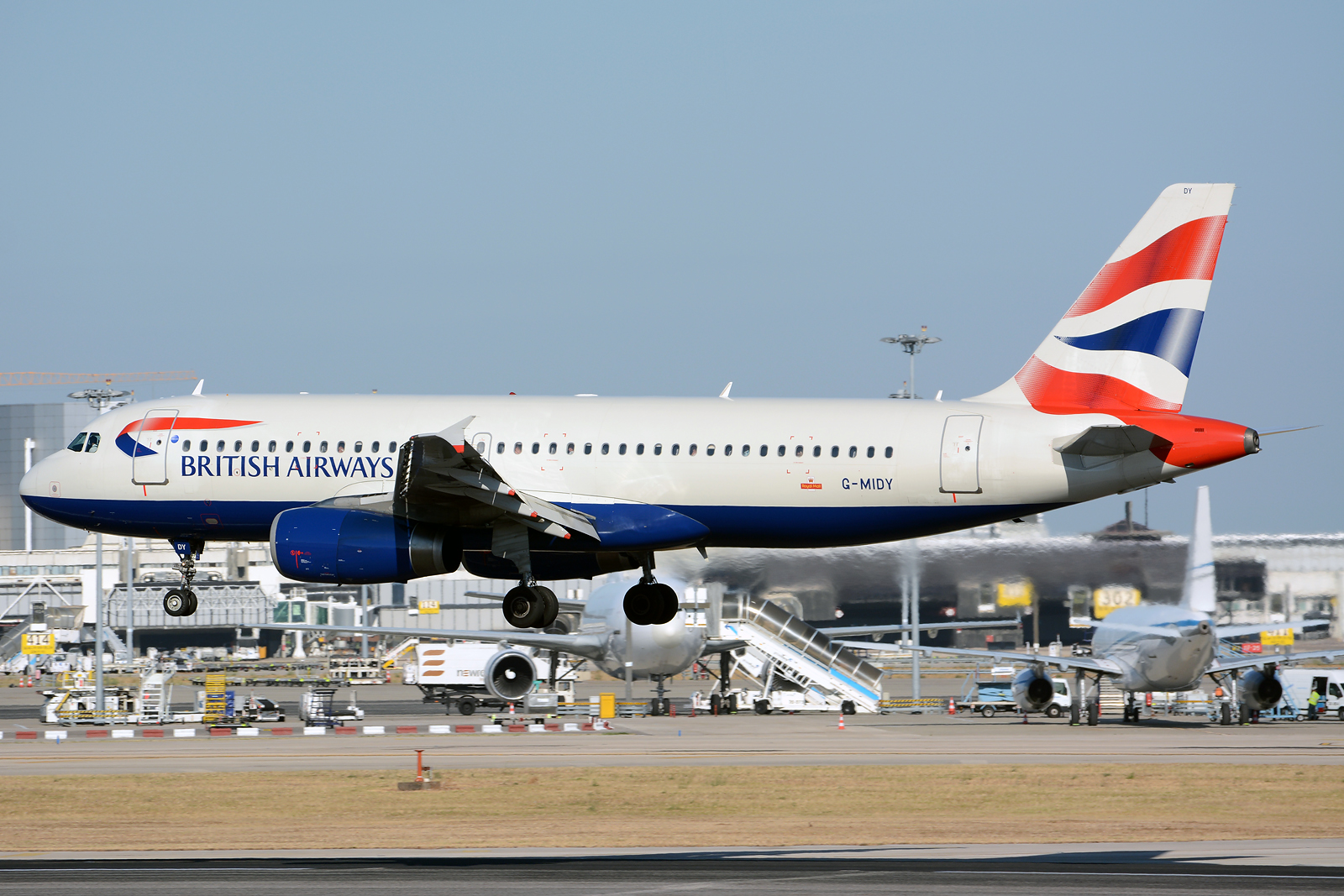 G-MIDY · Airbus A320-232 · (LIS / LPPT)