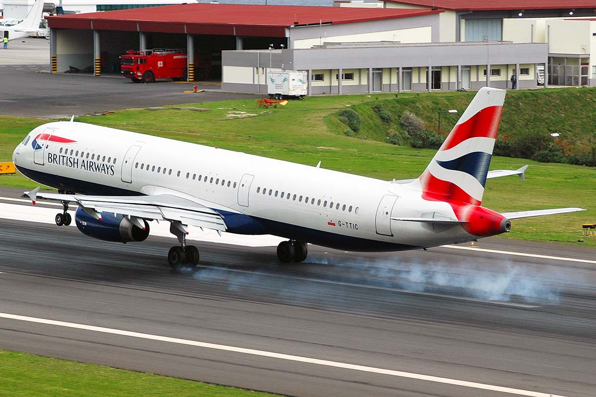 G-TTIC · Airbus A321-231 · (FNC / LPMA)
