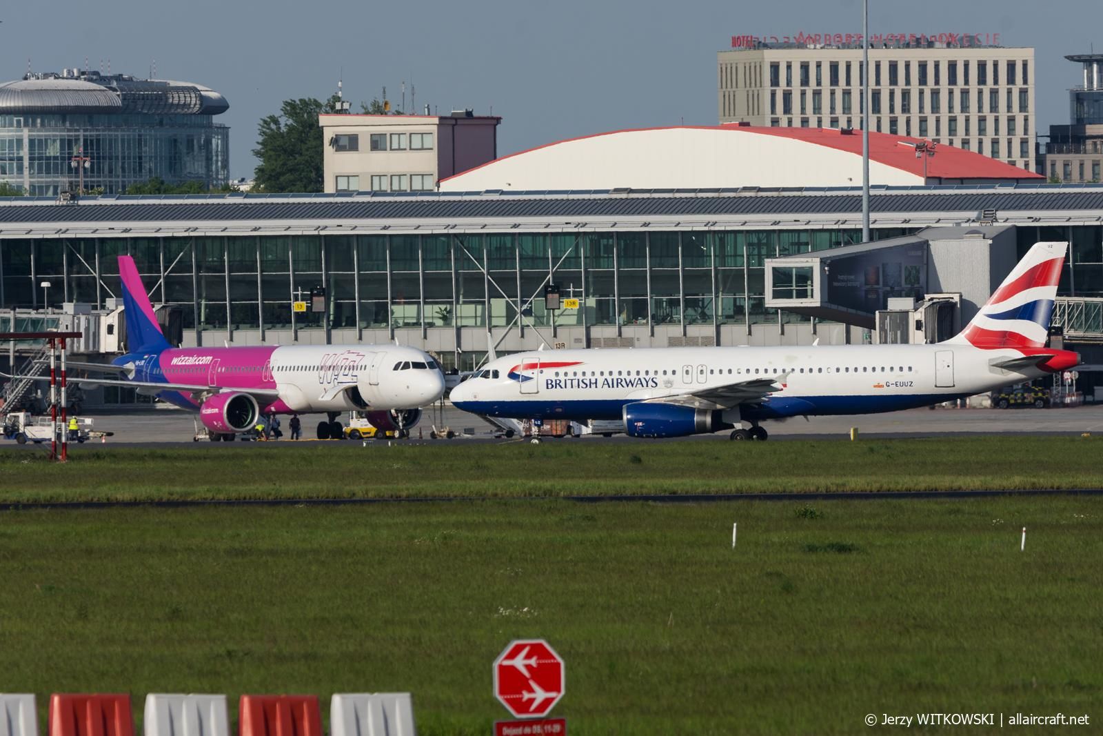 G-EUUZ (3649) 2008 Airbus A320-232