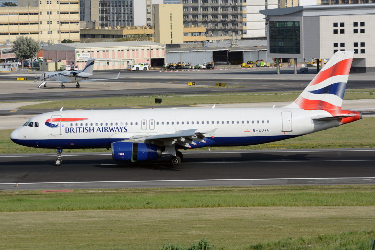 G-EUYG · Airbus A320-232 · (LIS / LPPT)
