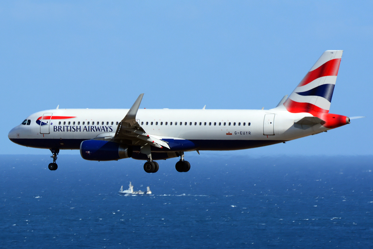 G-EUYR · Airbus A320-232 · (LPA / GCLP)